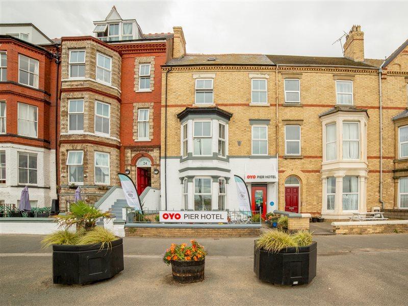 Oyo Pier Hotel Rhyl Bagian luar foto