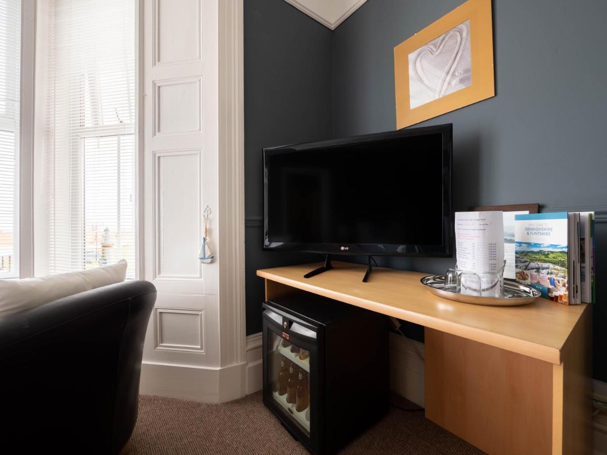 Oyo Pier Hotel Rhyl Bagian luar foto