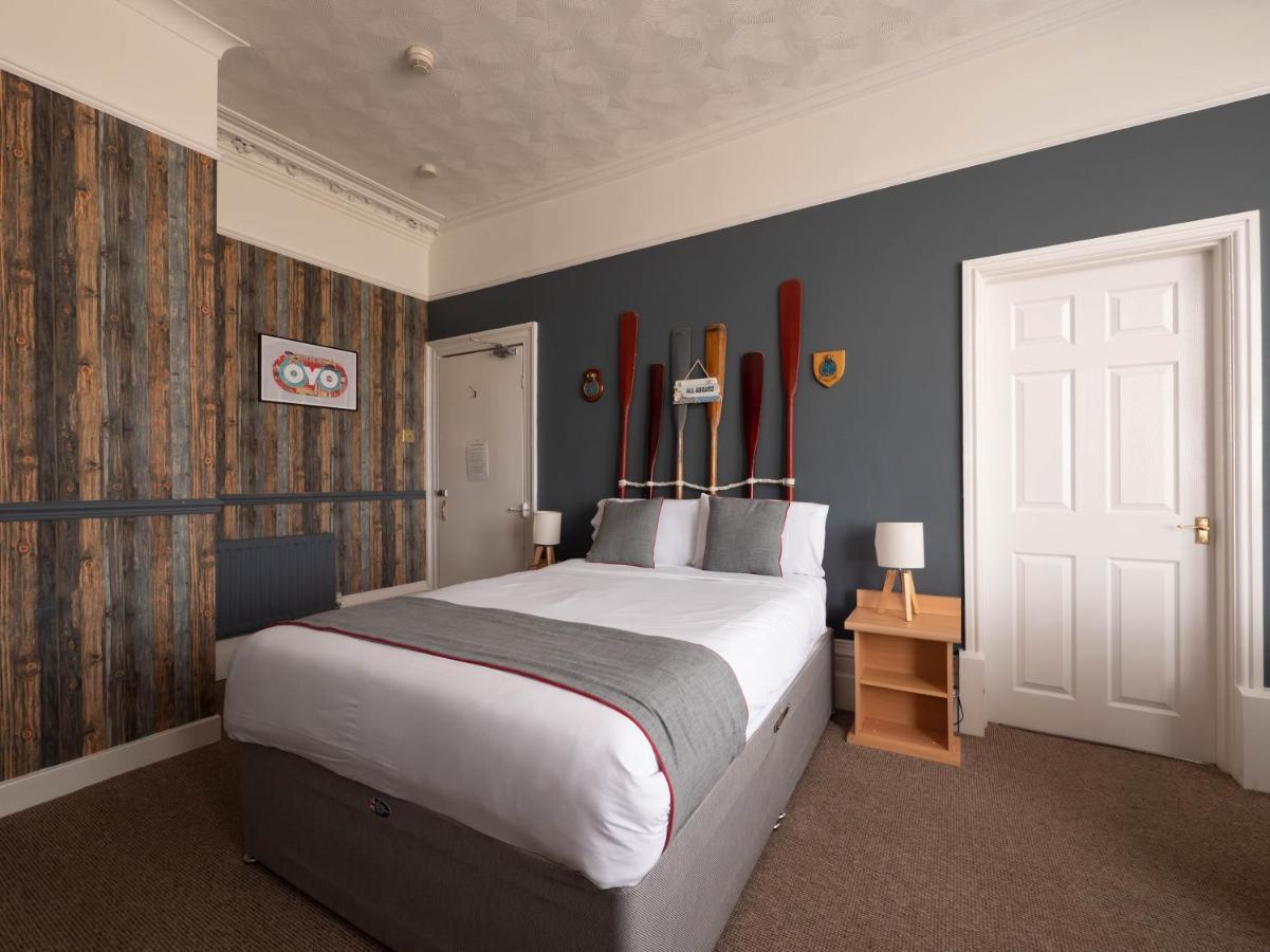 Oyo Pier Hotel Rhyl Bagian luar foto