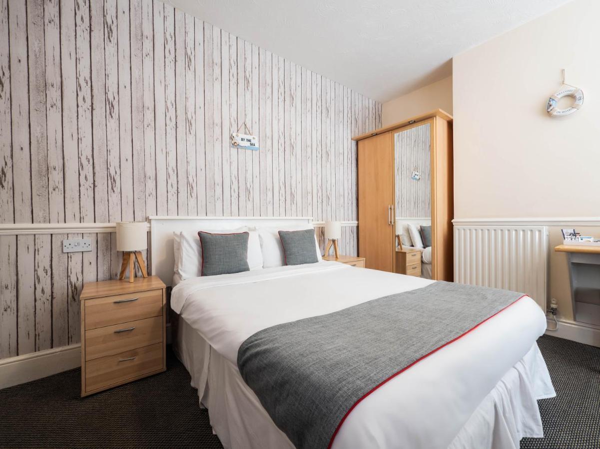 Oyo Pier Hotel Rhyl Bagian luar foto
