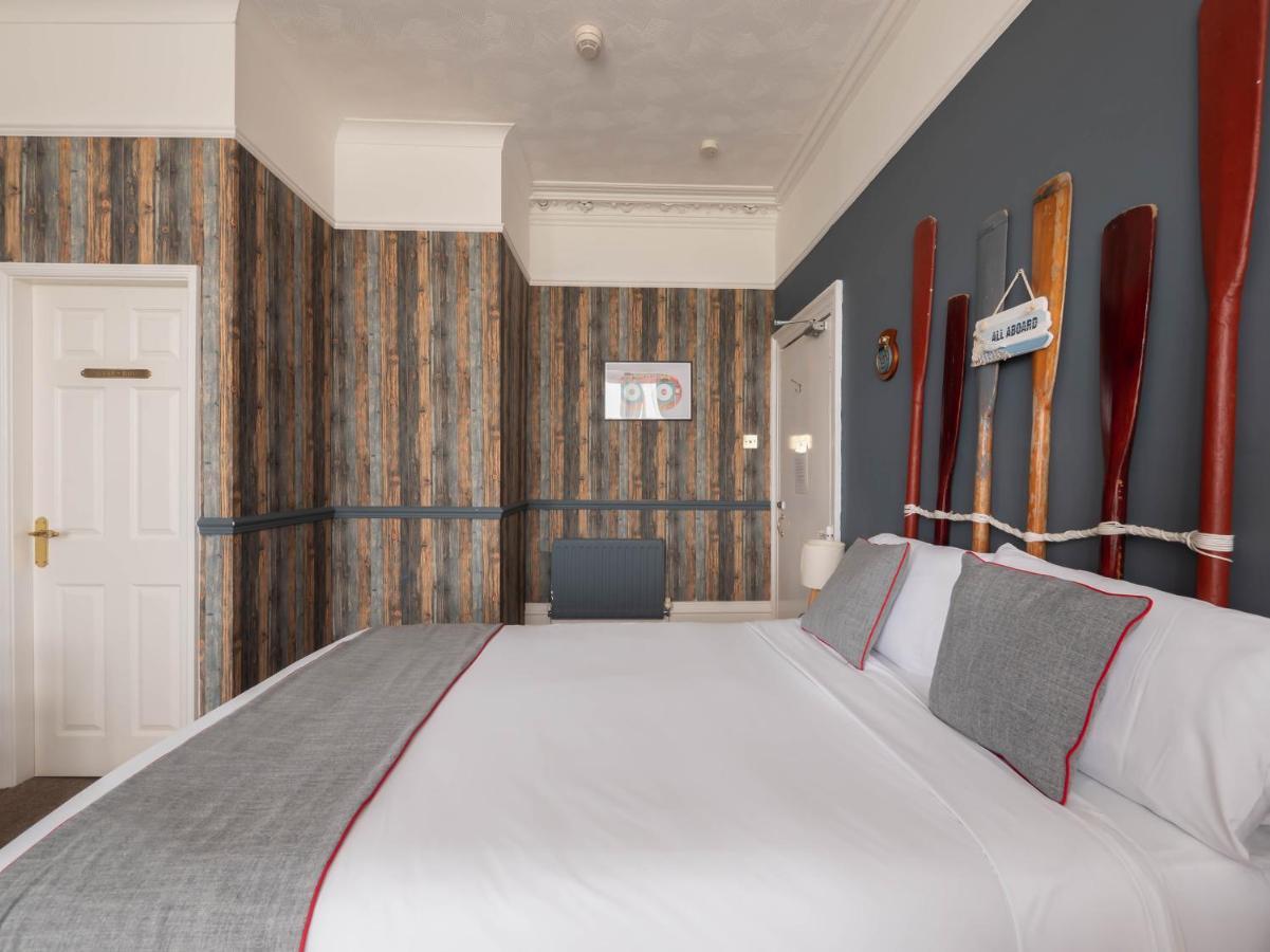 Oyo Pier Hotel Rhyl Bagian luar foto