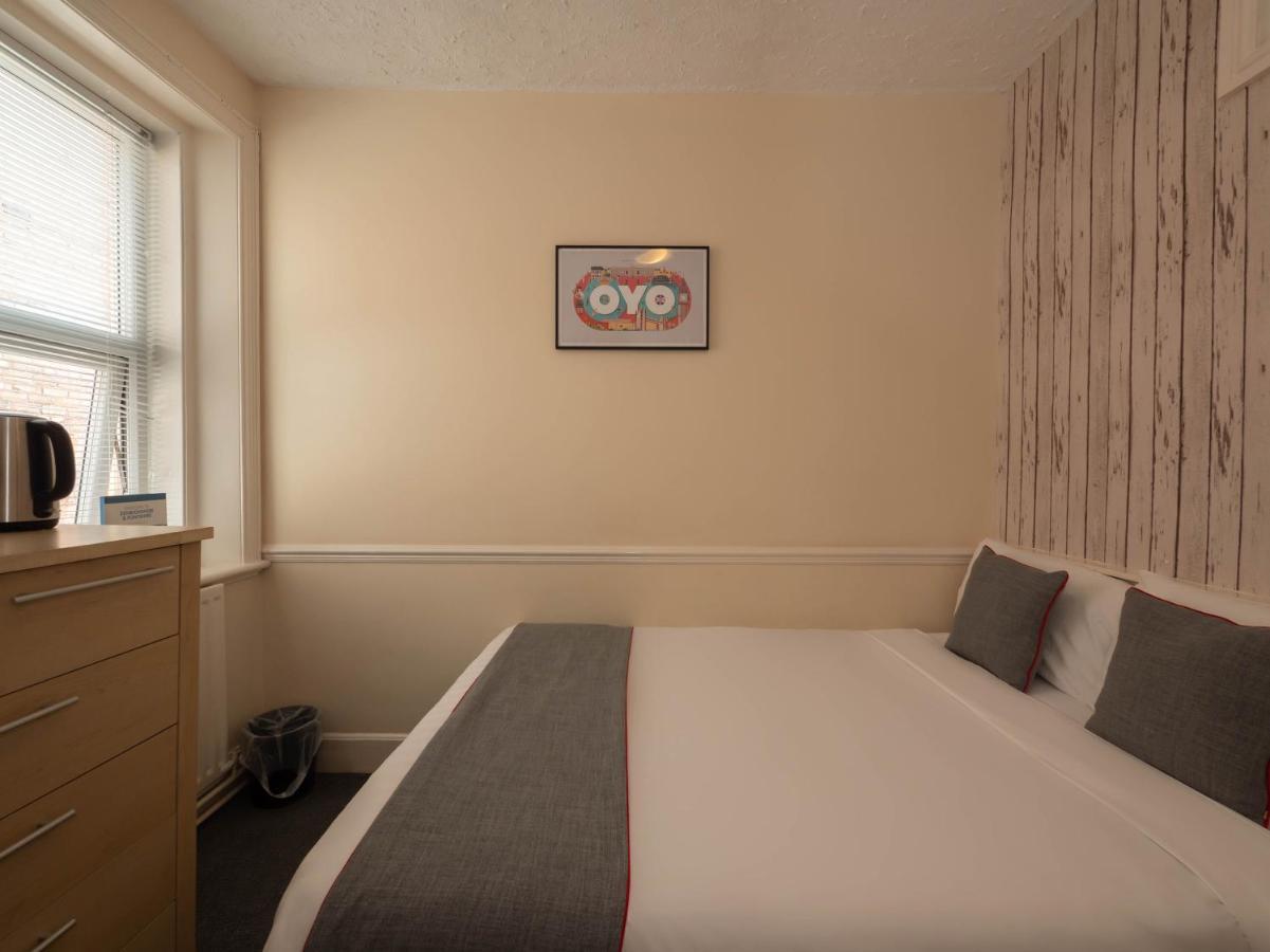 Oyo Pier Hotel Rhyl Bagian luar foto