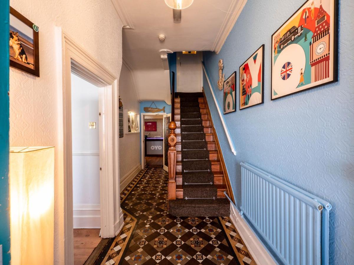 Oyo Pier Hotel Rhyl Bagian luar foto